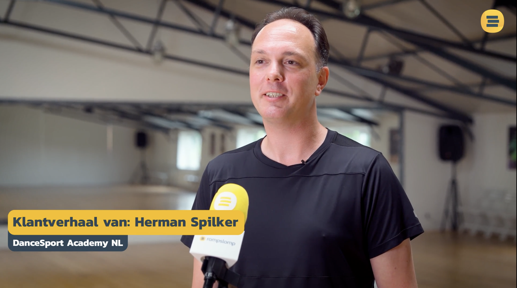 Herman in zijn dansstudio tijdens het interview